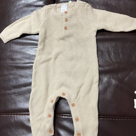 Two Modern Moments Sweater Type Onsies 0-3 months and 6-9 months - Picture 4 of 14